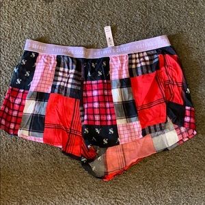 Victoria’s Secret - Casual checkered shorts - L